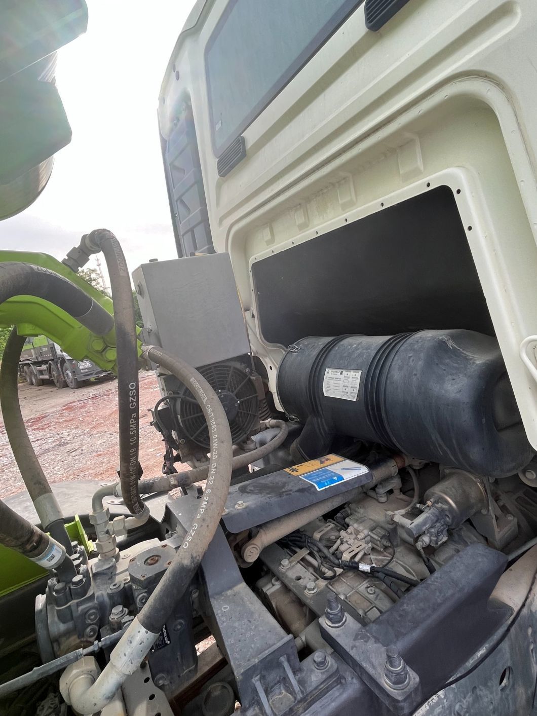 20 Years Concrete Mixer Truck Country Six Using HOWO Chassis