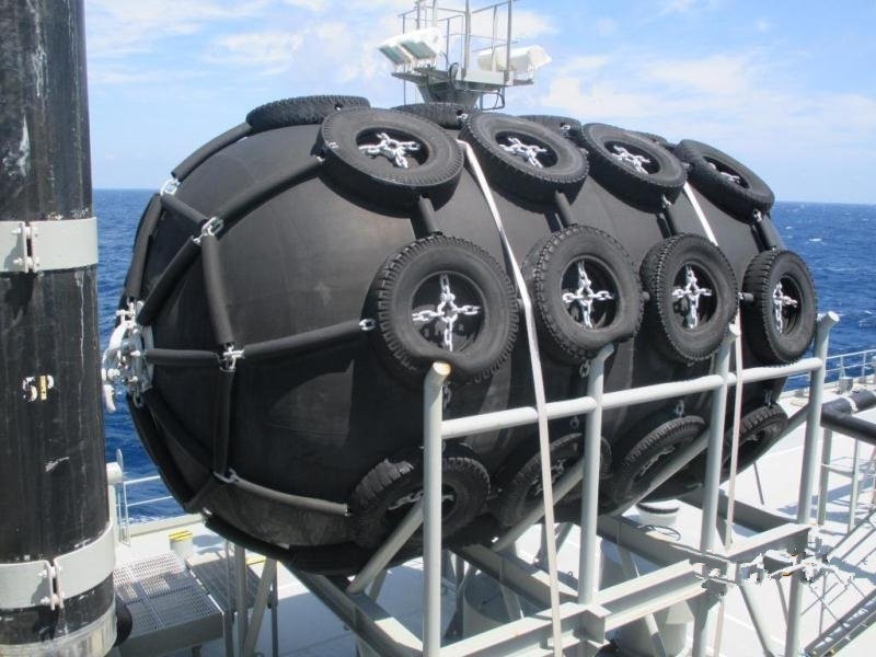 Offshore Platform Boat Rubber Fender Marine Yokohama Floating Fender