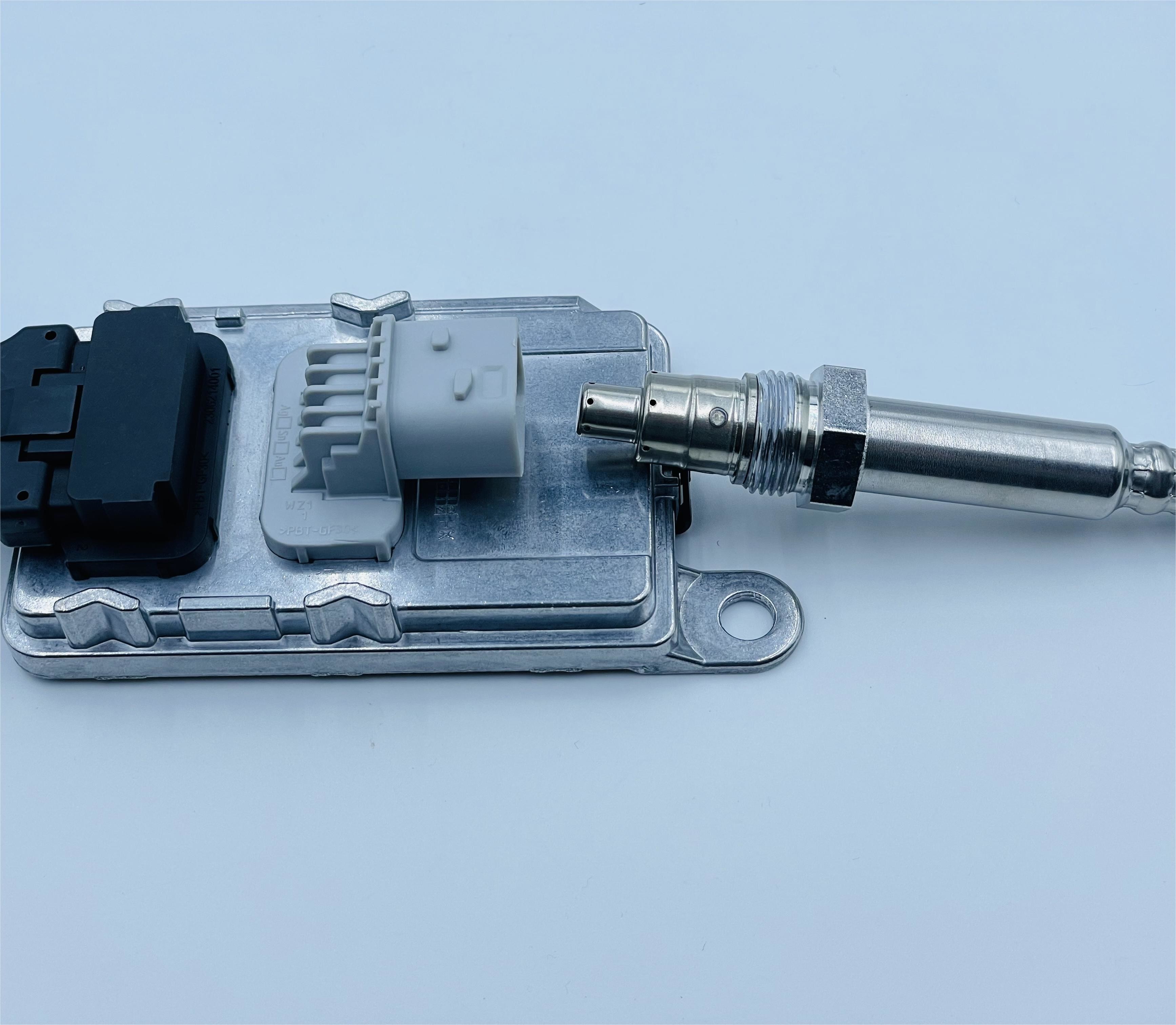 5WK97332A Nitrogen Oxide NOx Sensor For Mercedes Benz Actros A0101531728