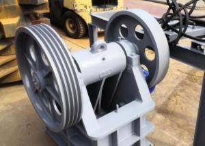 China clinker 30TPH Mobile Jaw Crusher Machine Three Stages Crushing on sale