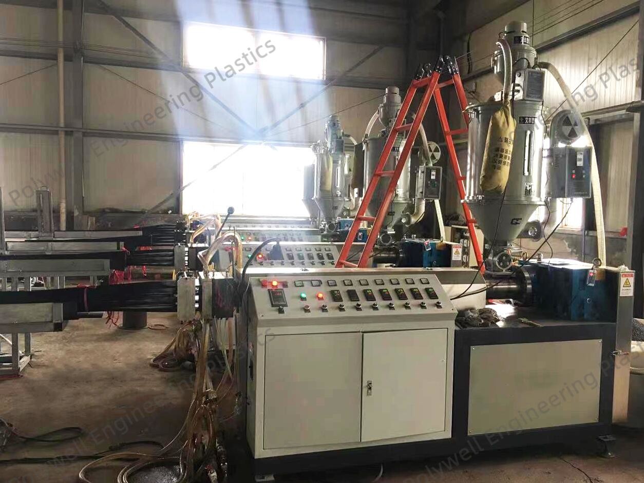 Single Screw Nylon Plastic Extrusion Machinery For PA66 GF25 Granules Profiles
