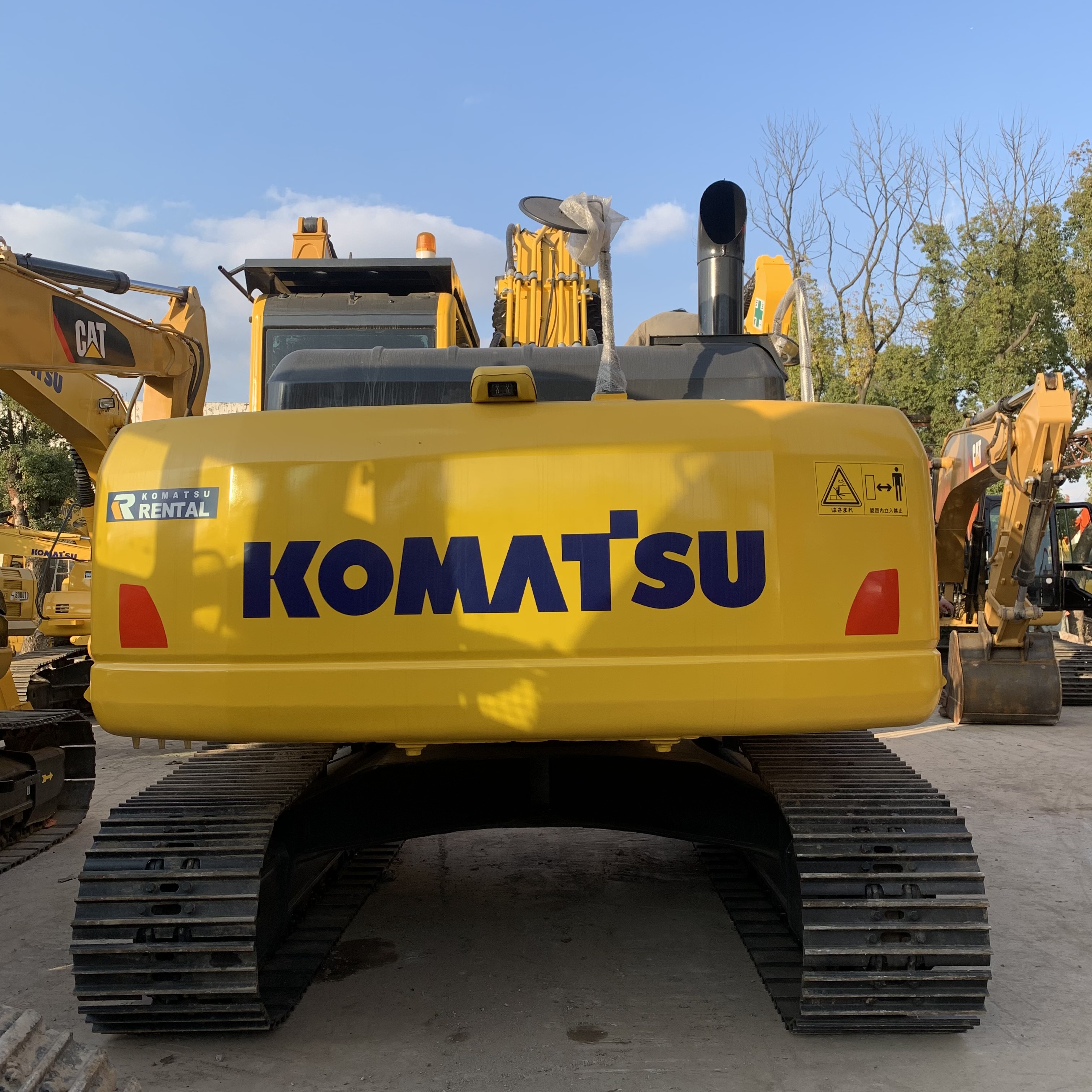 Japan Used Komatsu PC210 PC200 Crawler Excavator with Original Color at Affordable