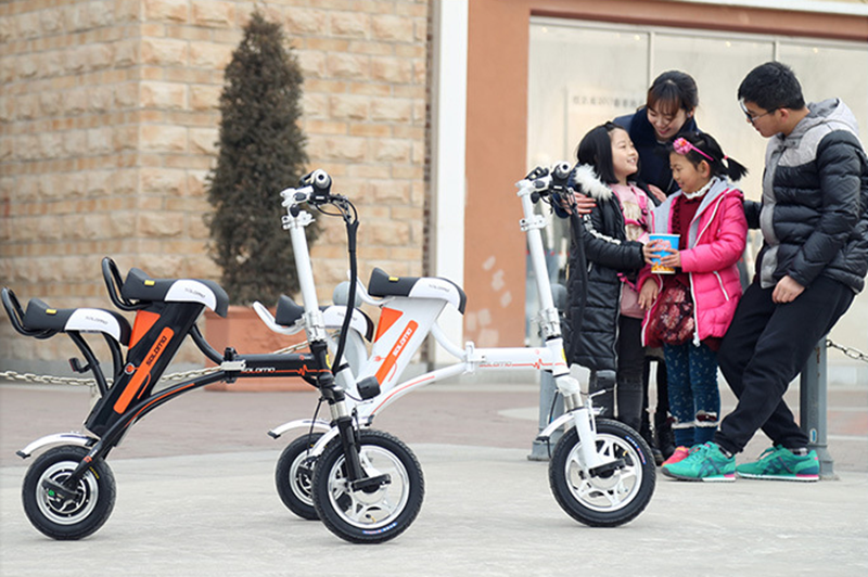 Small Electric Vehicle 200-250W Brushless Motor Foldable Two Seats Easy to Bring