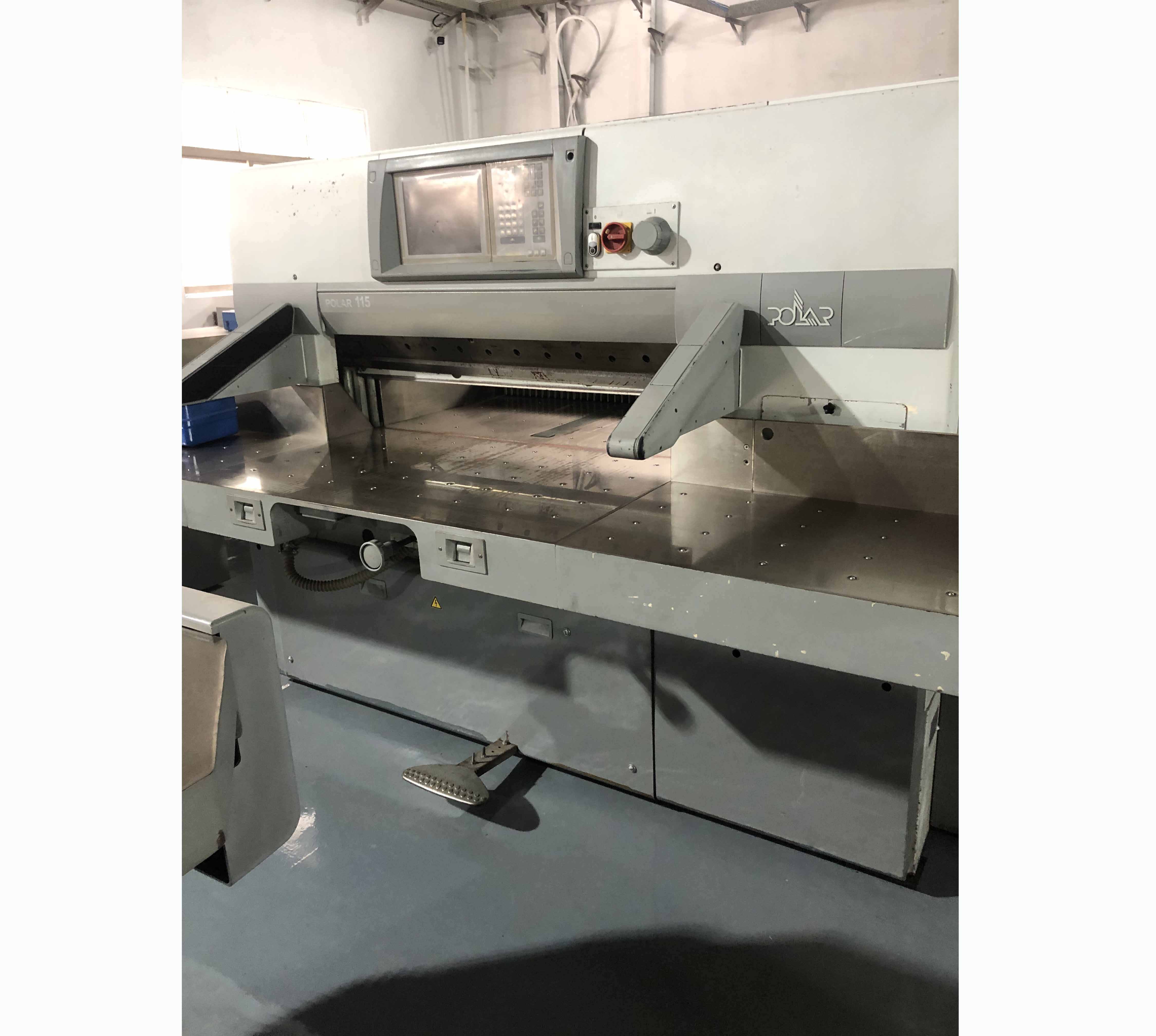 CE Certificated Hydraulic Worm Gear Driving Computerized Guillotine Paper Cutter Machine