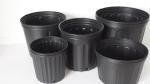 Series 8 Black plastic plant pot BN210
