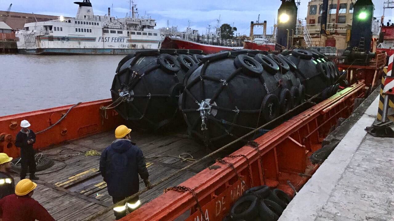 ISO17357 Inflation Marine Rubber Fender 50KPA