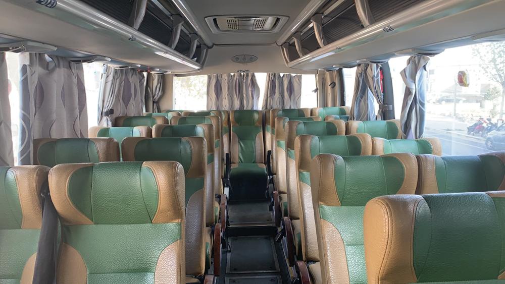 Luxury 57 Seats Used Higer Coach Bus with Manual Transmission and Good Condition