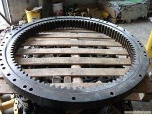 Quality Strong Volvo Swing Bearing Excavator Hydraulic Parts 14505766 14520561 14563328 wholesale
