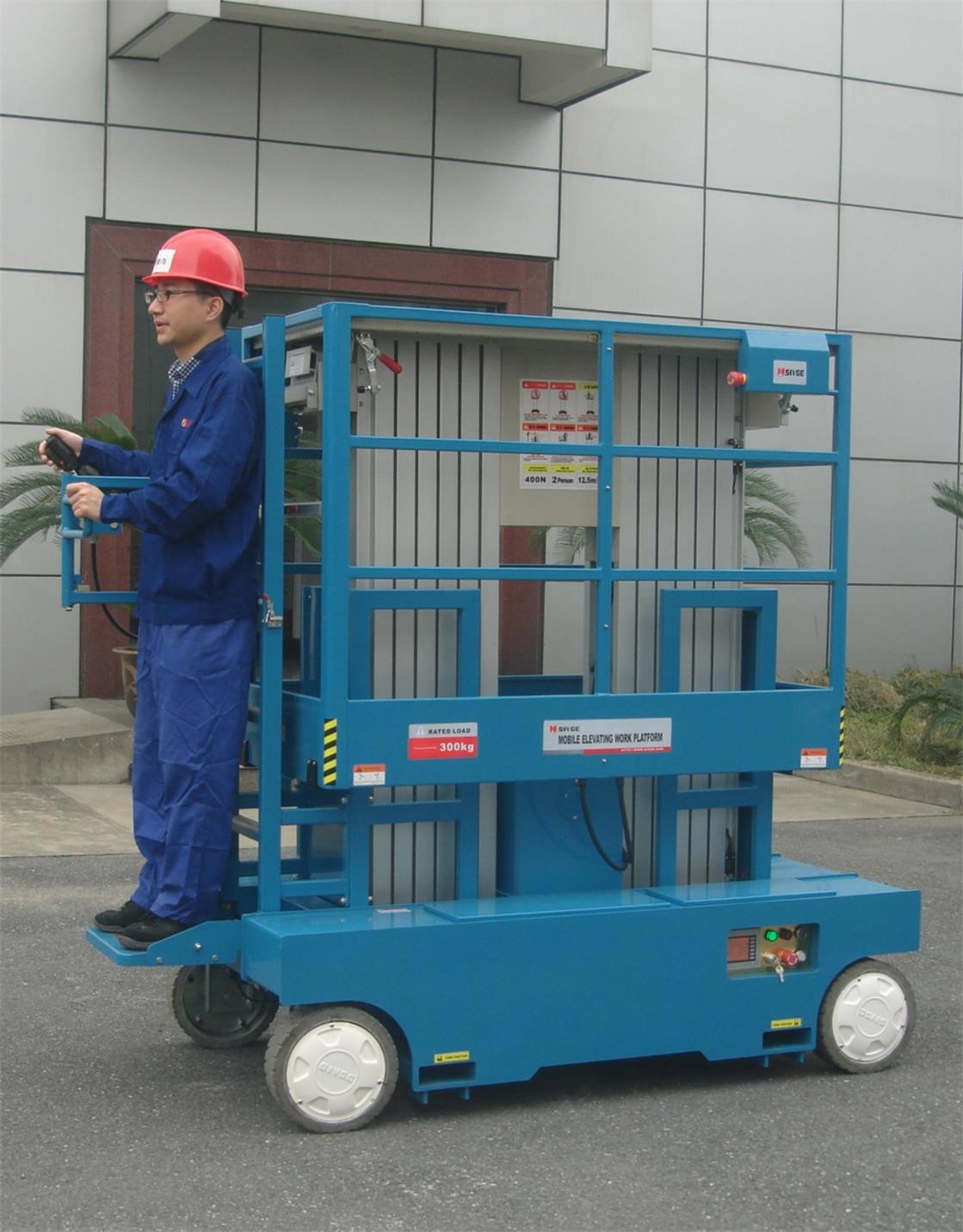 Dual Mast Self Propelled Scissor Lift , One Man Scissor Lift With 9.7m Working Height