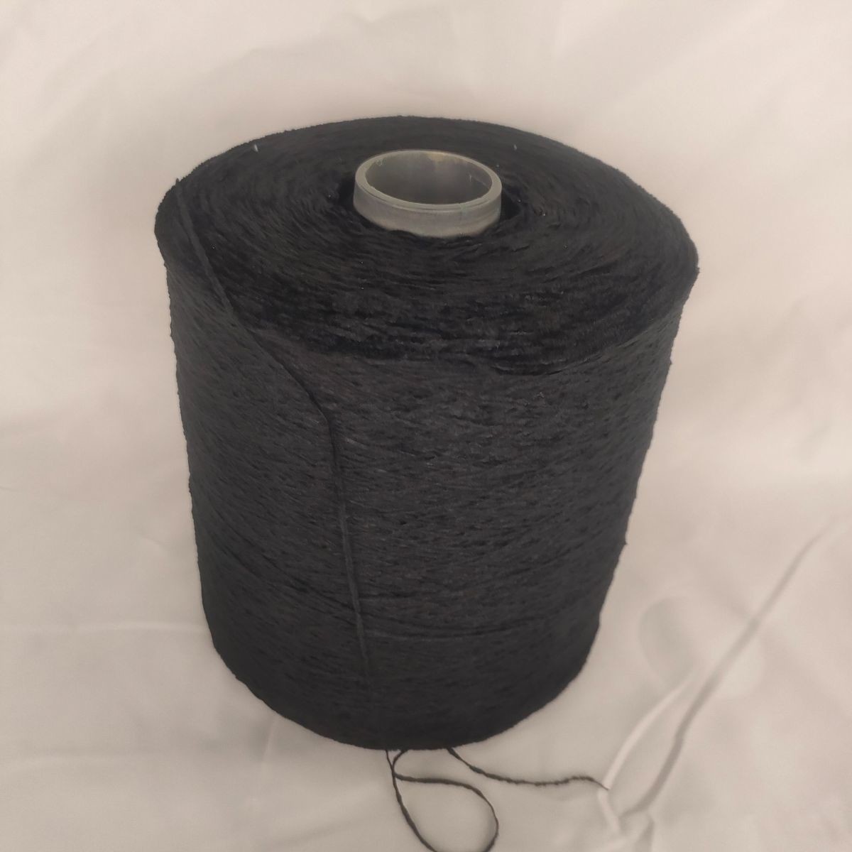 100% Polyester Dyed Yarn in Customized Color Chenille Yarn for Knitting