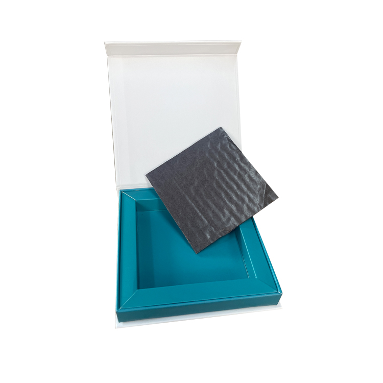 Paperboard Liner Type Macaron Gift Box Packaging Custom Magnetic Closure Square