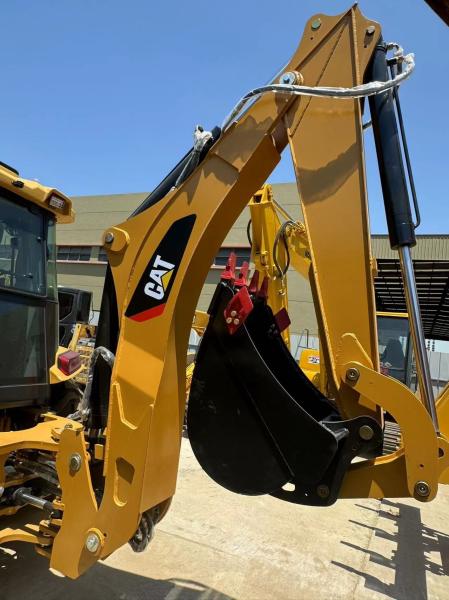 Used Excavator Caterpillar CAT420F Road Painting Machine / Secondhand Japan