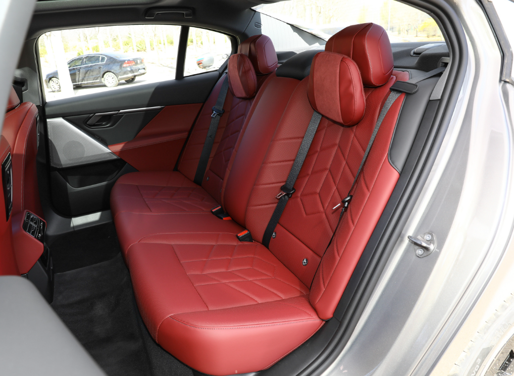 Book Ternary Lithium Ion Battery BMWs I5 2024 eDrive 35L Luxury Pure Electric Cars Energy Vehicle EV Car for Battery Type