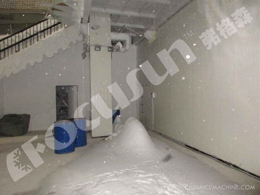 Focusun Artificial Ski Snow Park Snow World Ice Making Machine with Core Components