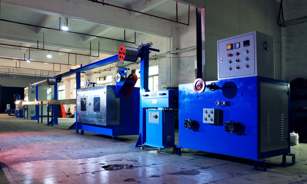 50KW PVC PE 70+35 YASKAWA Inverter Double Color Cable Extruder Machine