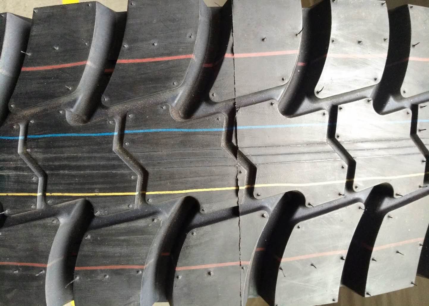 8.25R16LT Light Truck Tires Robust Tread Pattern Design For Regional Vehicle