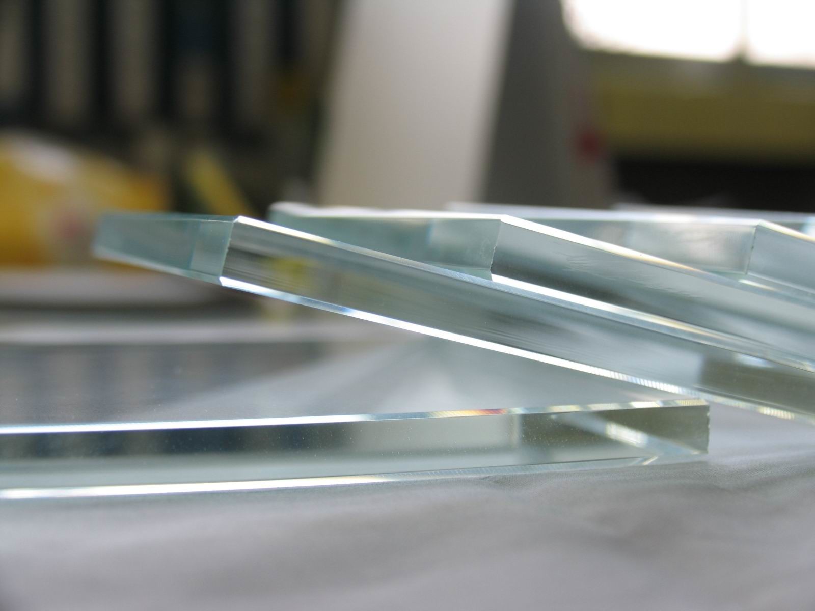 2mm~19mm Low Iron Tempered Solar Glass Ultra Clear Glass