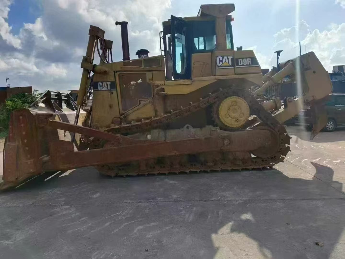 For Sale Pre-Owned D9 Bulldozer – Heavy Duty Excellent Condition