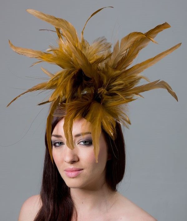 Graduation Occasion Rooster Coque Feather Flower Mount with Wire Accessory
