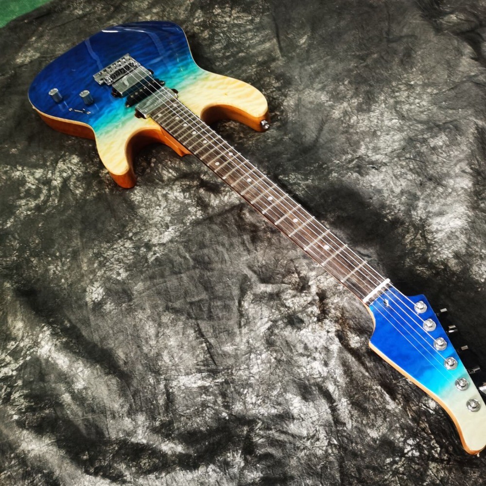 2021 New Style Flamed Maple Top Customized Electric Guitar in Blue Color
