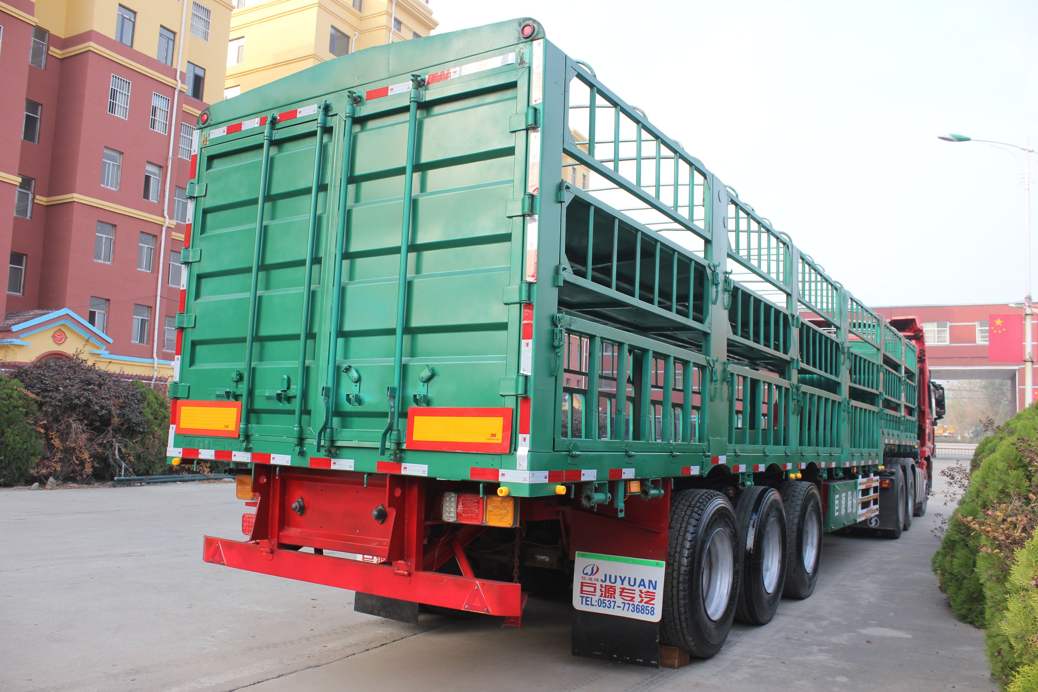 3 Axles Fencing Livestock Horse Carriage Semi Trailer in Liangshan With High Capacity