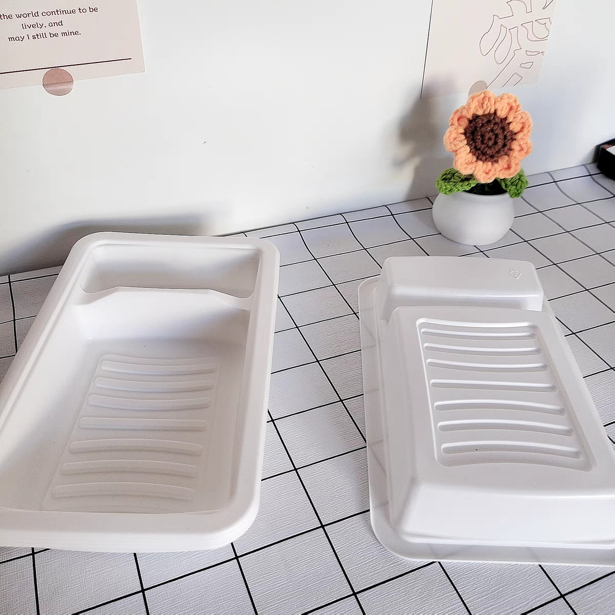 Customized disposable white PP thickened 2 cavity plastic salmon and seafood fresh meat tray