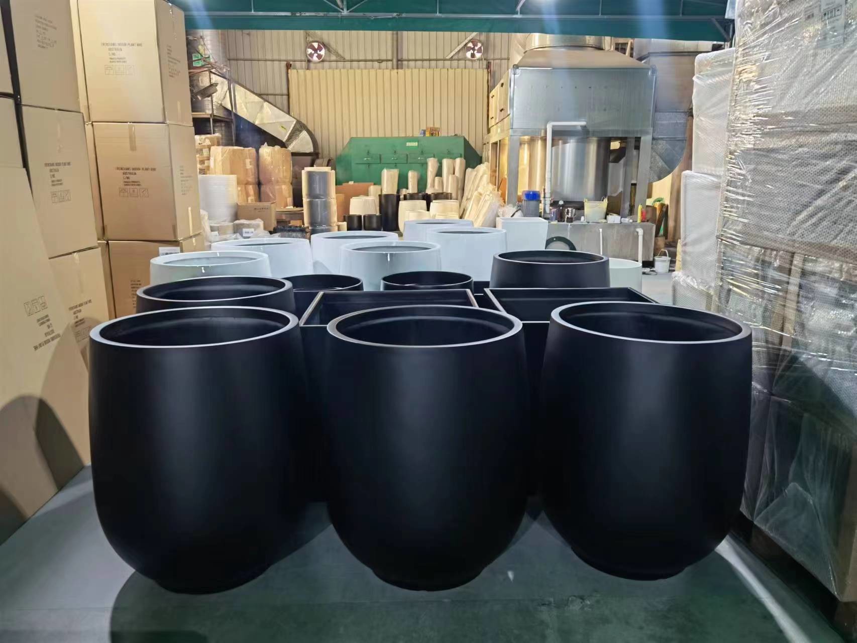 Indoor And Outdoor Fiberglass Flower Pots Resin Flower Planter China Wholesale