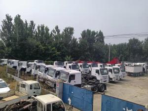 Quality 10 Wheeler Used Tractor Truck HOWO Truck Head 376-420HP with Tubeless Tire Design wholesale
