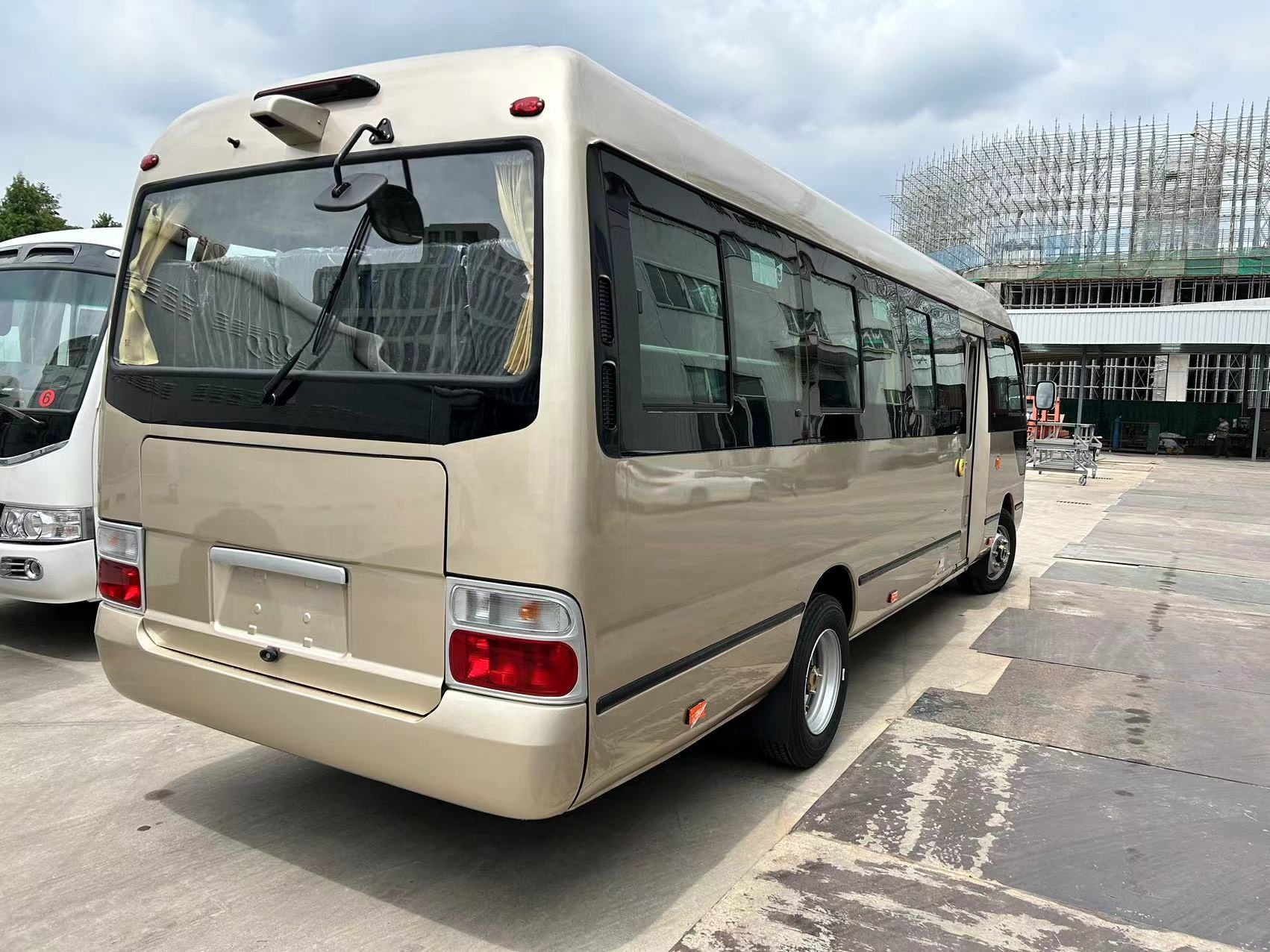 Widely Used Coaster Bus Overall Height mm 2660/2720 Front/Rear Track mm 1830/1650
