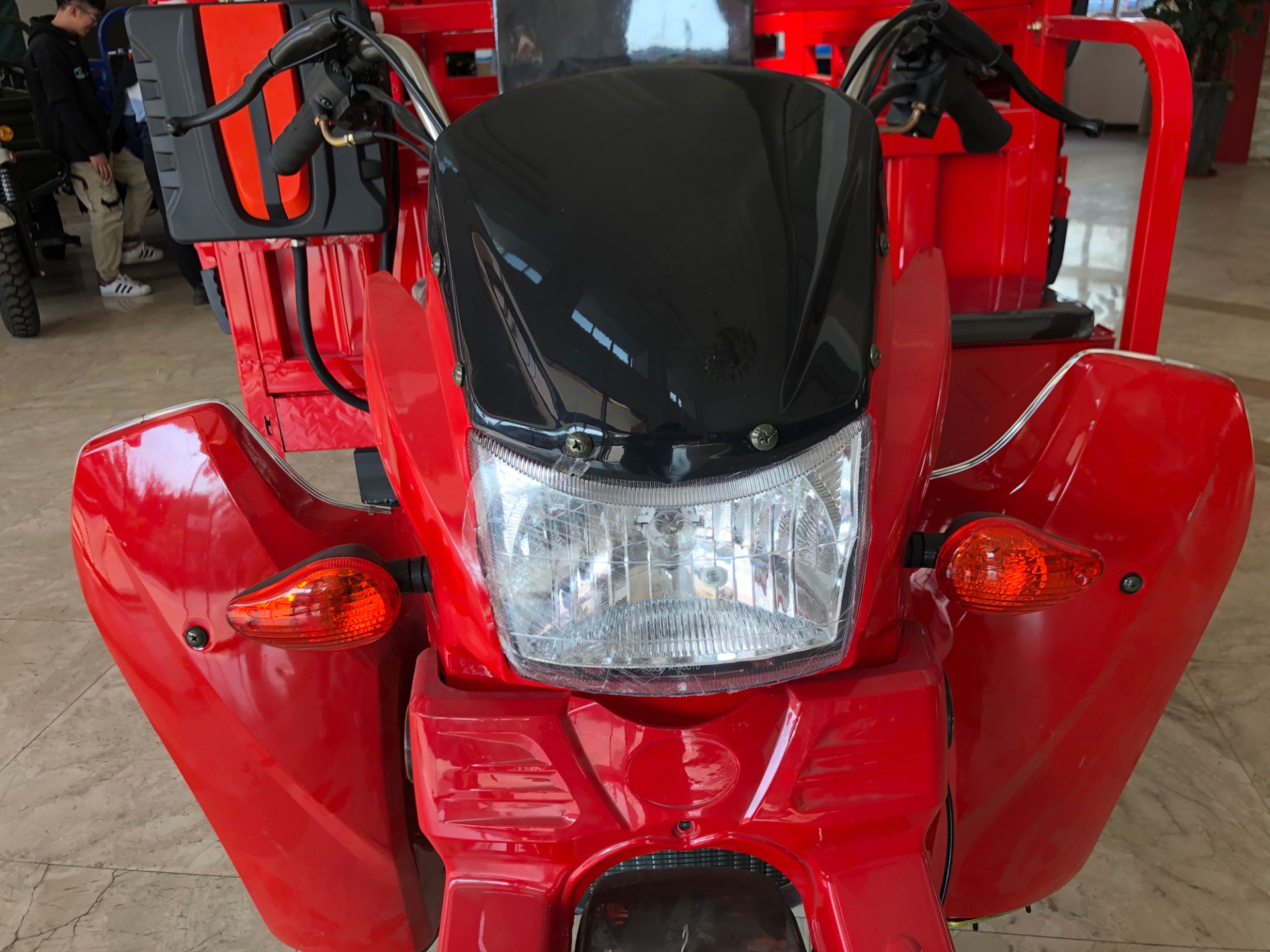 800W DAYANG Heavy Loading Truck Tricycle Three Wheel Cargo Motorized 201 250cc CCC ISO9000 Hydraulic Water Cooled 5.0-12