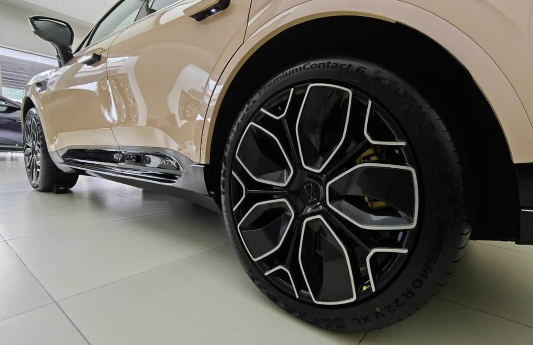 2025 AVATR 12 is a high-end electric sedan in China. It has two modes: Ev and Erev