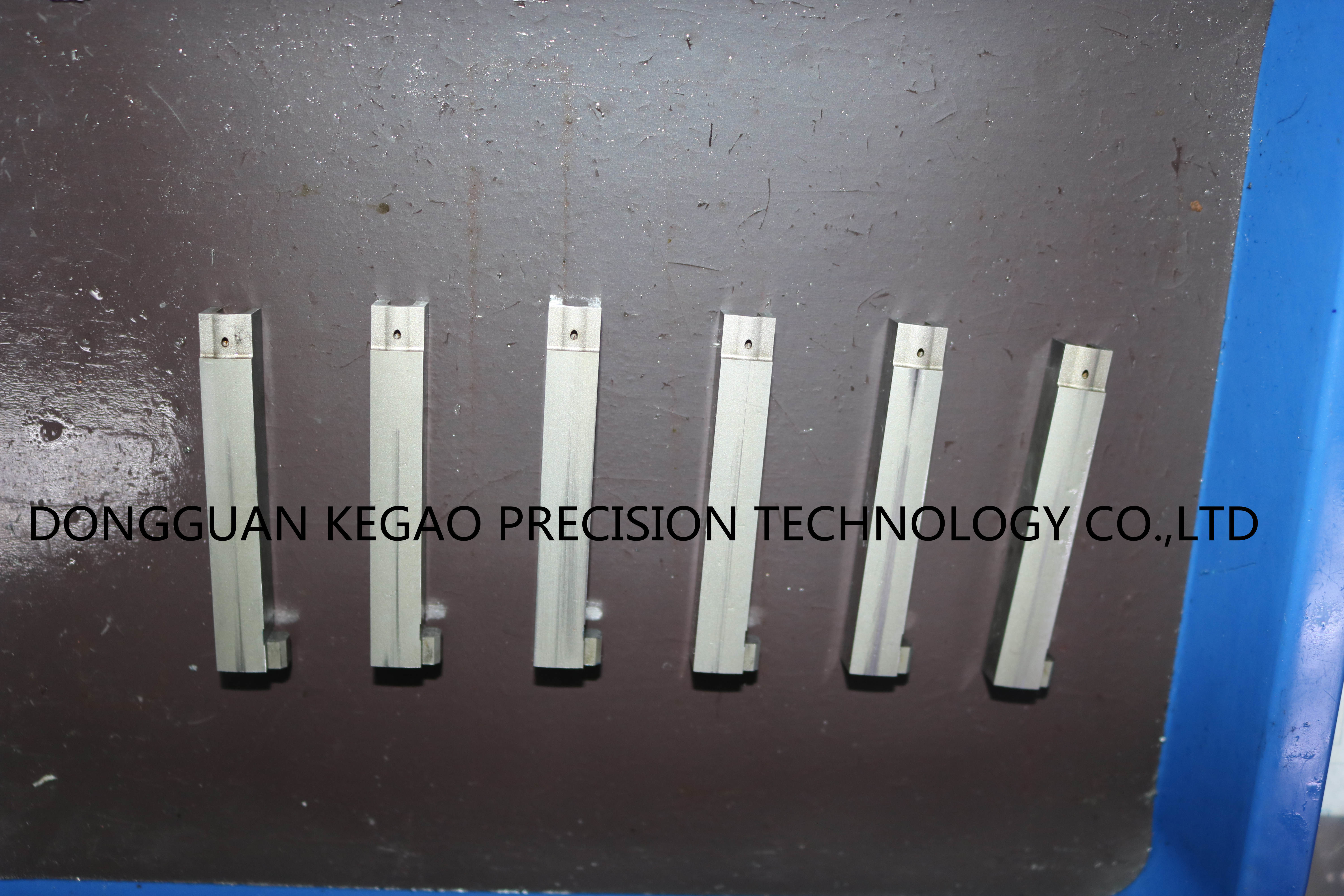 EDM Precision Insert Injection Moulding 8407 Material 0.02 Angle