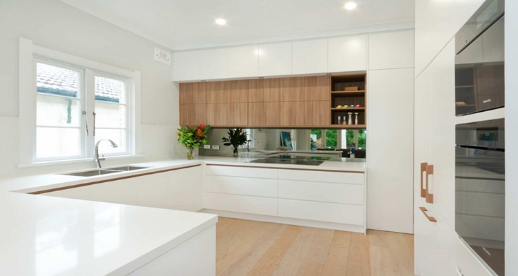 Smart Solid Wood Lacquer Cabinets for Modular Kitchen in Contemporary Apartments