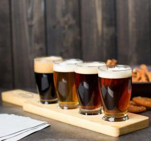 Quality Handmade 5oz Craft Beer Tasting Kit , Craft Beer Glasses Set With Wooden Paddle wholesale