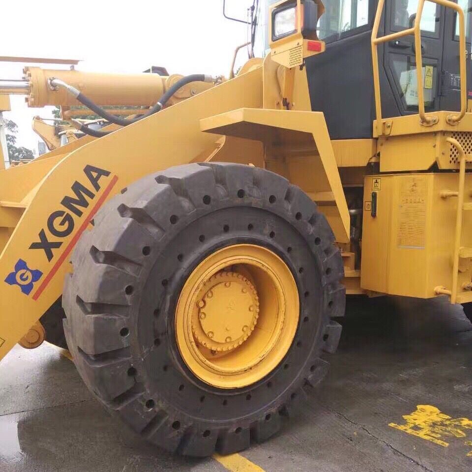 OTR Solid bias tyre, truck/forklift/loader tyre 23.5-25tire tread mold rubber tire mold