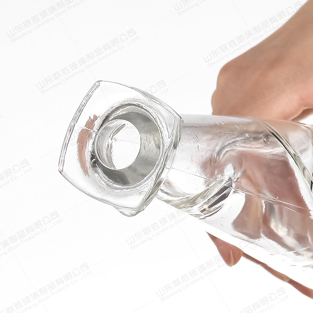 800ml 1000ml Glass Wine Bottle for Gin Vodka Rum Tequila Glass Collar and Body Material