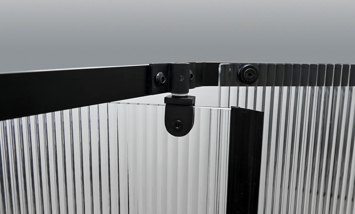 6mm Narrow Reeded Glass With Alum Frame For Modern And Stylish Bathroom