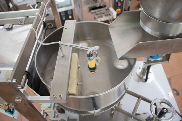 high quality Automatic Potato Chips Packing Machine Manufacturer,automatic packing machine for popcorn, rice, etc