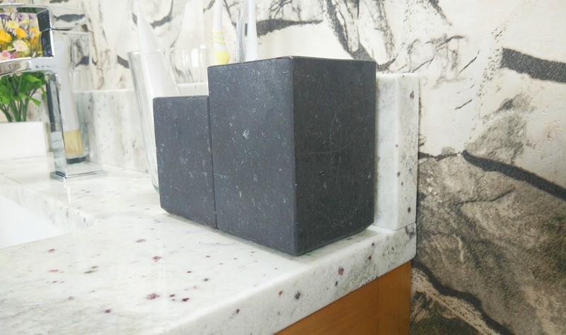 Household / Hotel Man Made Quartz Countertops , Popular Quartz Bathroom Worktops
