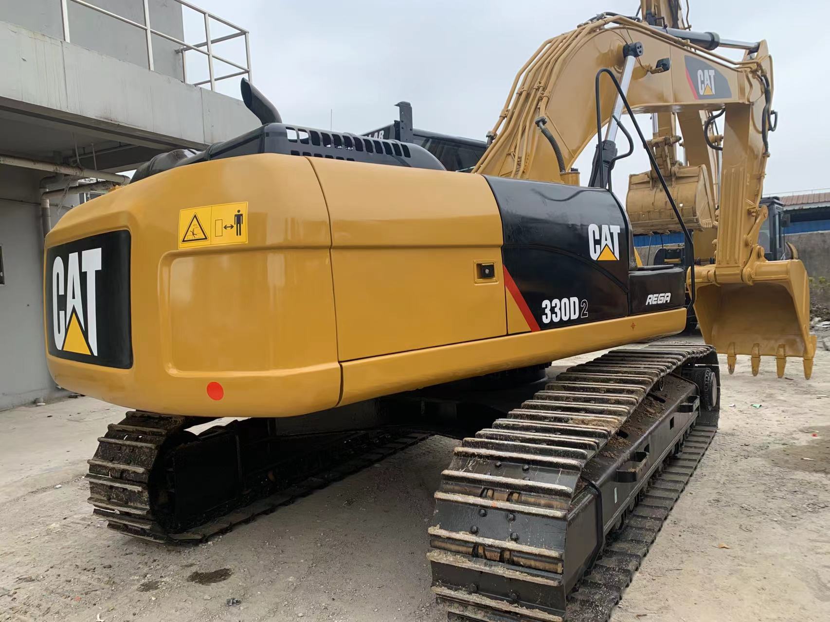 Cat 330 Excavator with 5700 Boom Length and Hydraulic Valve Kawasaki in Good Condition