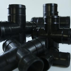 Quality Cross Shape 1 2 Irrigation Tee Black Agricultural Irrigation Pipe Fittings wholesale