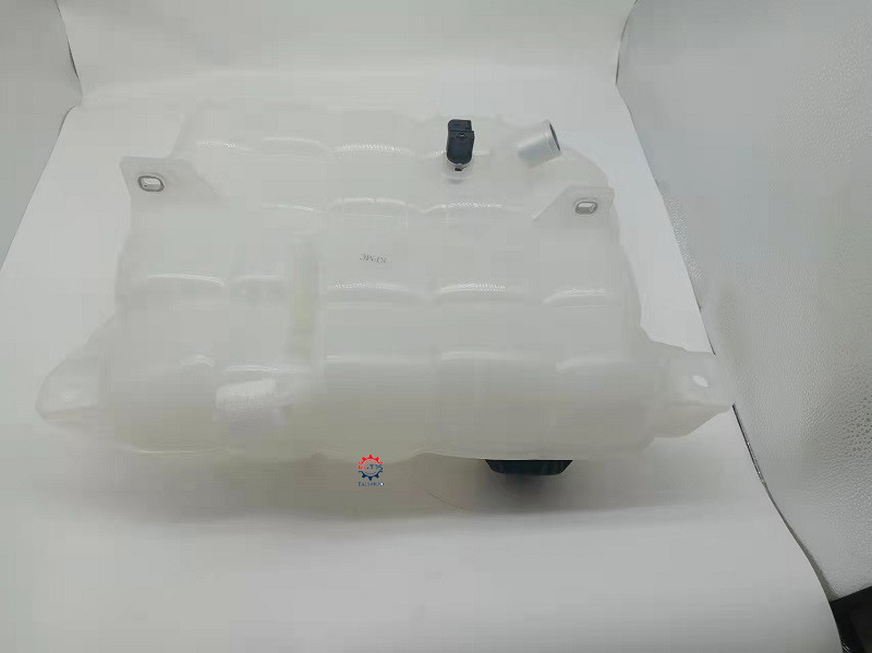 Truck Parts Expansion Tank 21883433 22430043 22821826 For Radiator Water Tank