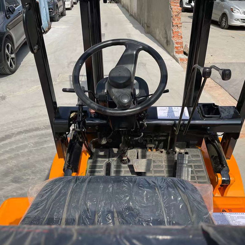 Mini Compact Electric Forklift 2.5 Ton 2 Door Frames for Fork Width 150m in Production