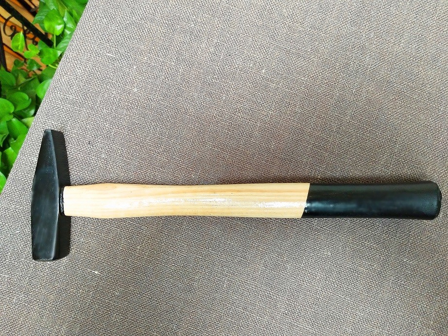 Machinist hammer(XL-0106) with painted surface, colored wooden handle and competitive price