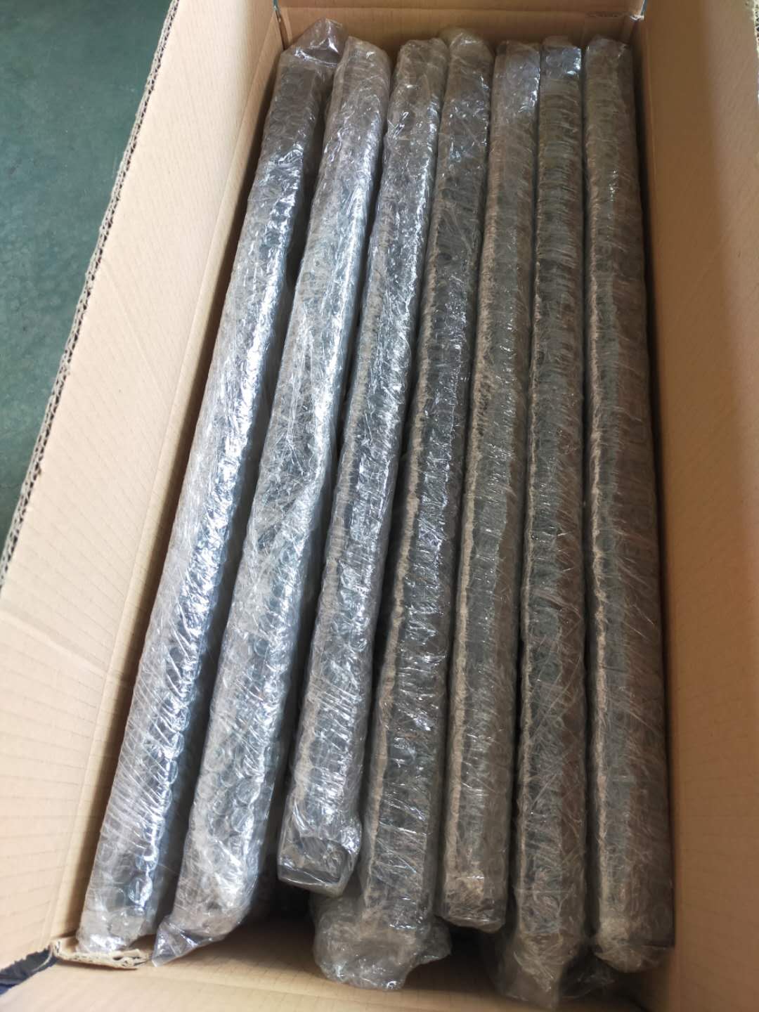 Standard Zinc Plating Metal Shelf Bracket with 5mm Thickness and Screws Included