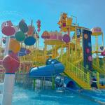 Outdoor And Indoor Fiberglass Swimming Pool Slide Customized