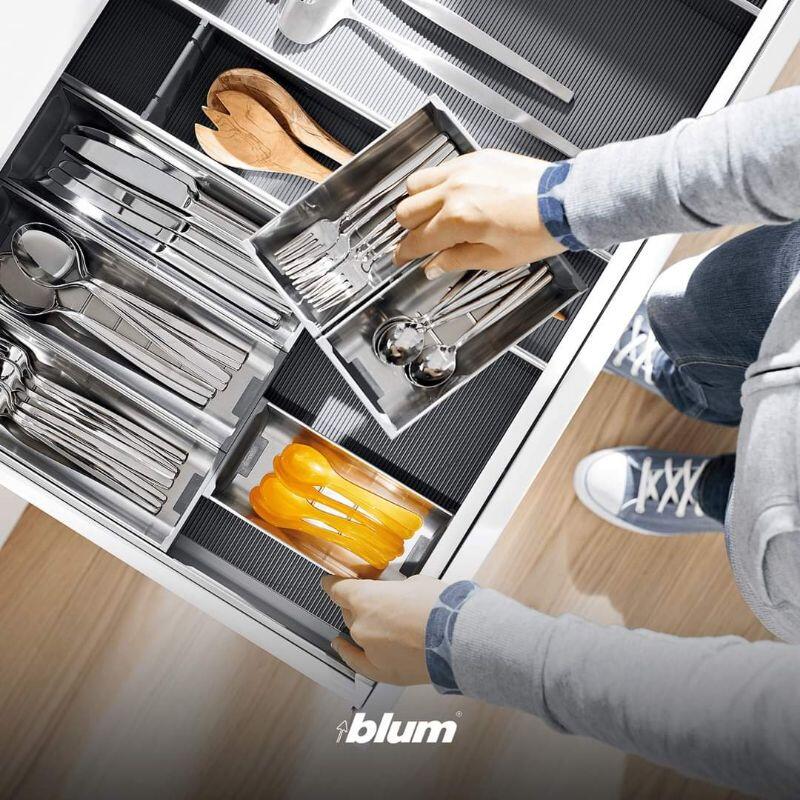 Lacquer Surface Treatment Wooden Cabinets for Customized Veneer Color Kitchen Furniture
