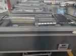 High-end combination of air-cooled defrosting and defogging island freezer