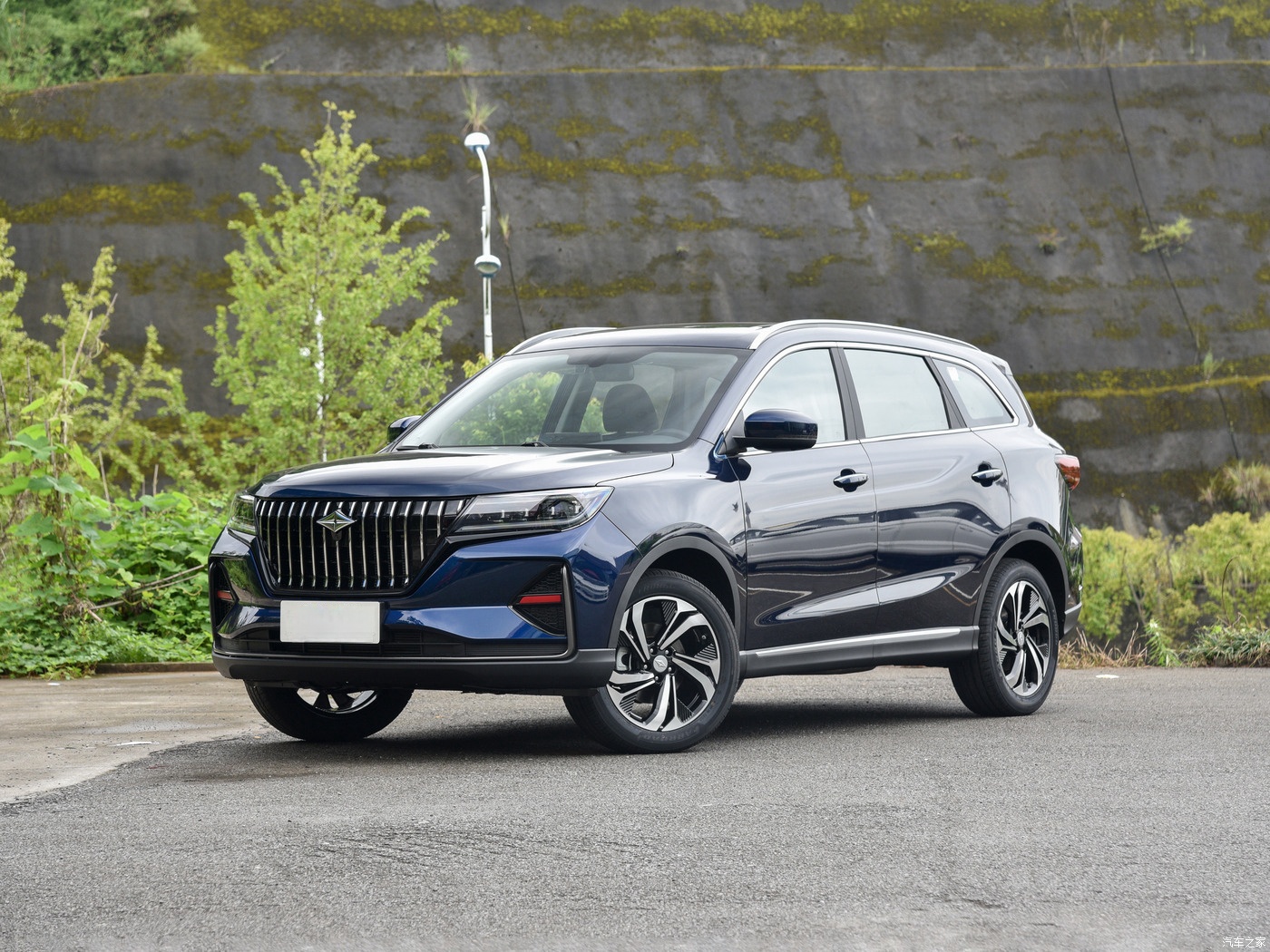 Affordable 2021 Baic Ruixiang X5 SUV Gasoline 1.5T MT 156hp FWD LHD Car Engine Model 1.5T 156hp L4