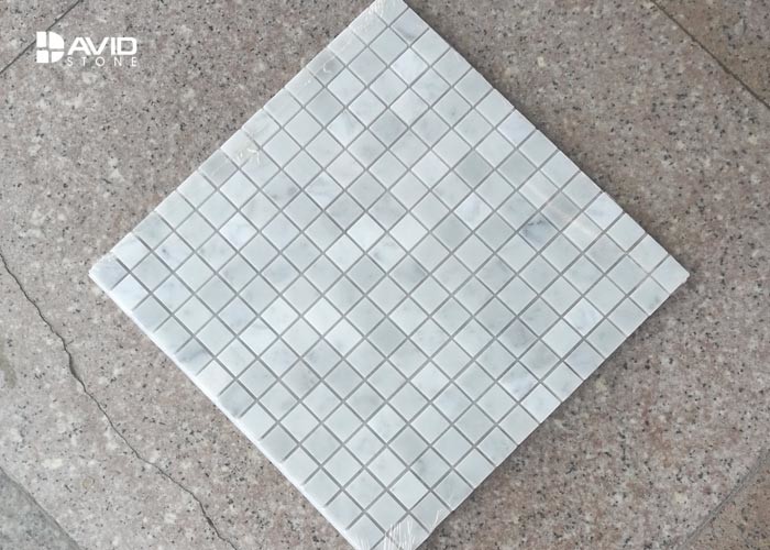 Natural Color Carrara Mosaic Polished Marble Floor Tiles 196 Pcs / Sheet